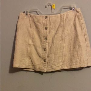 Button skirt